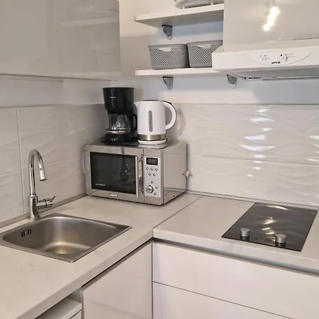 Near The 아파트 *